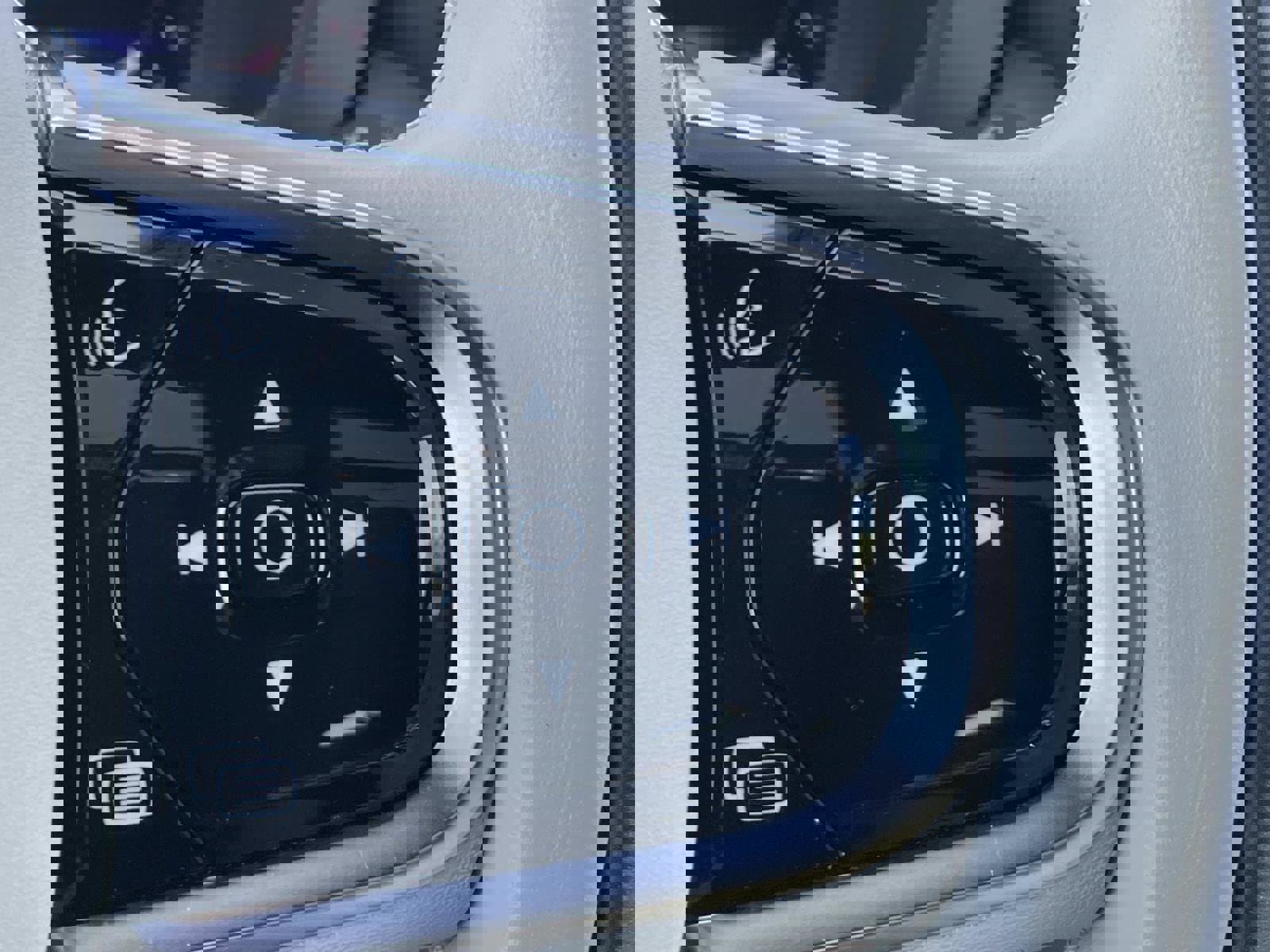 Used 2024 Volvo XC60 B5 Core w/ Protection Package Premier AWD/4WD image 24