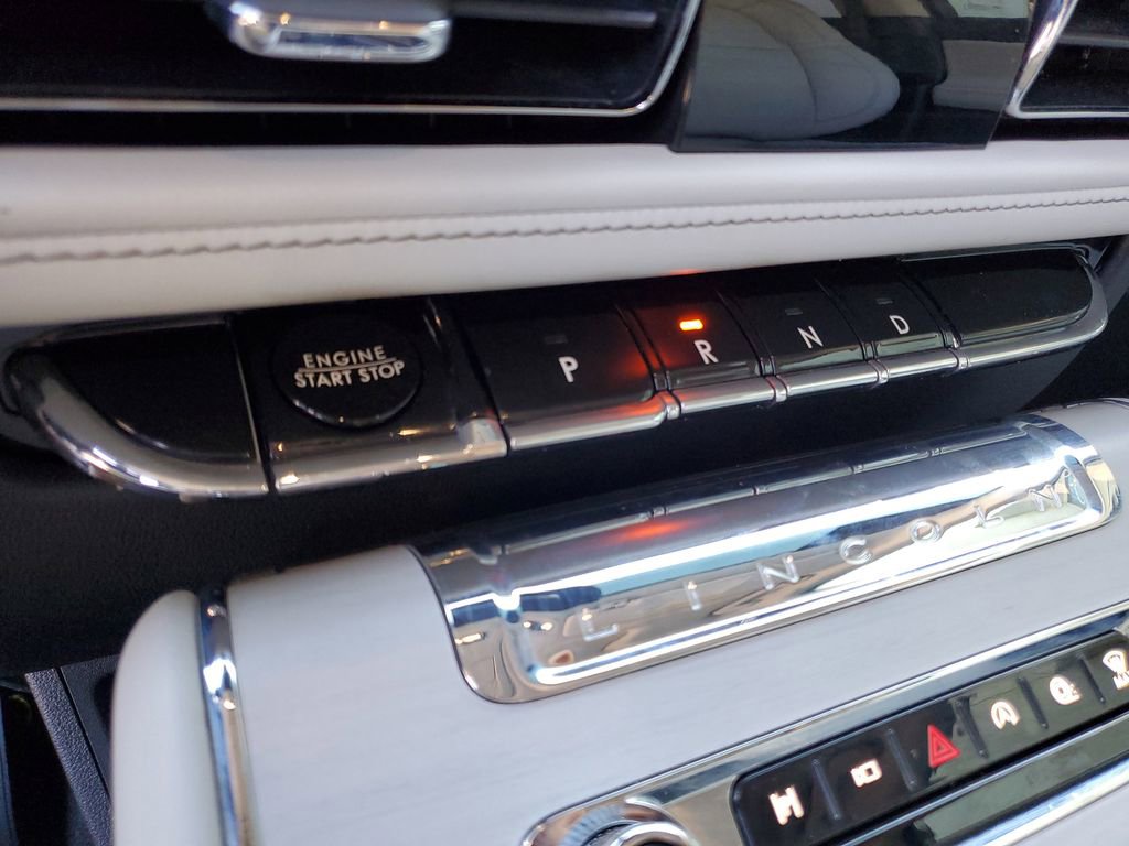 Certified 2025 Lincoln Aviator Reserve w/ Illumination Package image 30