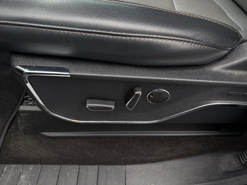 Used 2022 Ford F150 Lightning Lariat w/ Equipment Group 511A High image 11