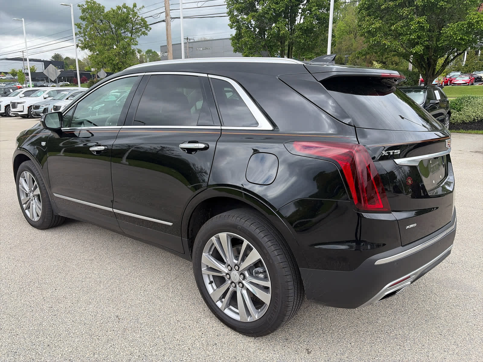 Certified 2024 Cadillac XT5 Premium Luxury AWD/4WD image 2