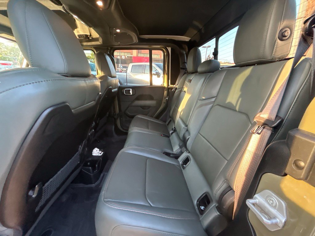 Used 2025 Jeep Gladiator Mojave AWD/4WD image 29