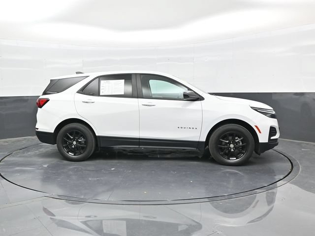 Used 2022 Chevrolet Equinox LS w/ LS Convenience Package AWD/4WD image 8