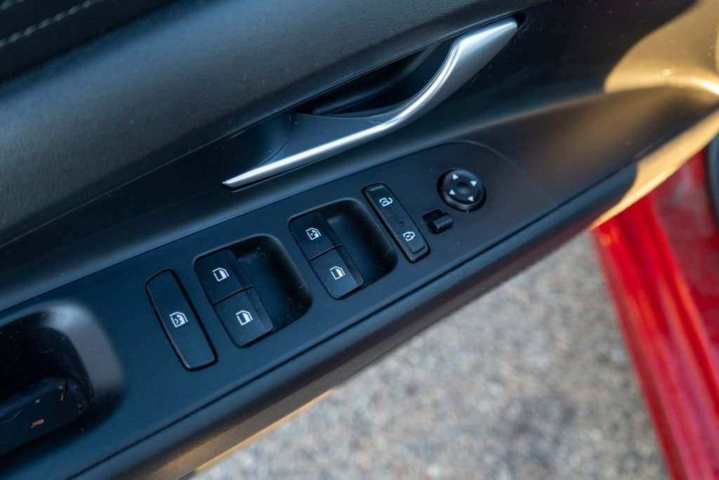 Certified 2023 Hyundai Elantra SEL w/ Preferred Accessory Package image 18