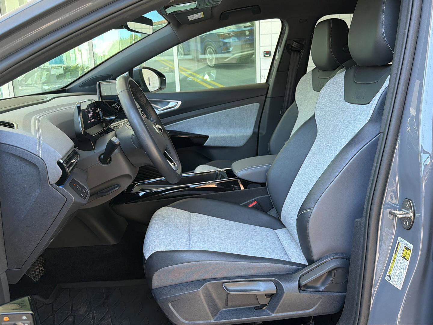 Certified 2023 Volkswagen ID.4 Pro image 14