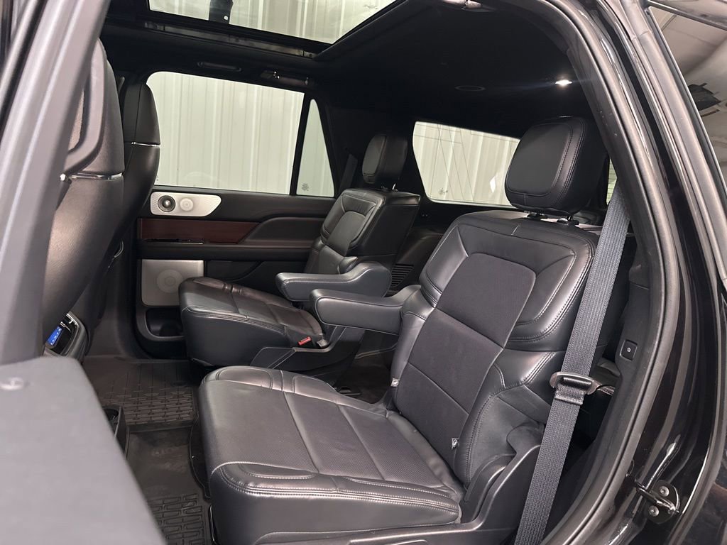 Used 2022 Lincoln Navigator Reserve image 37