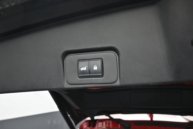 Used 2025 Nissan Rogue SV AWD/4WD image 7