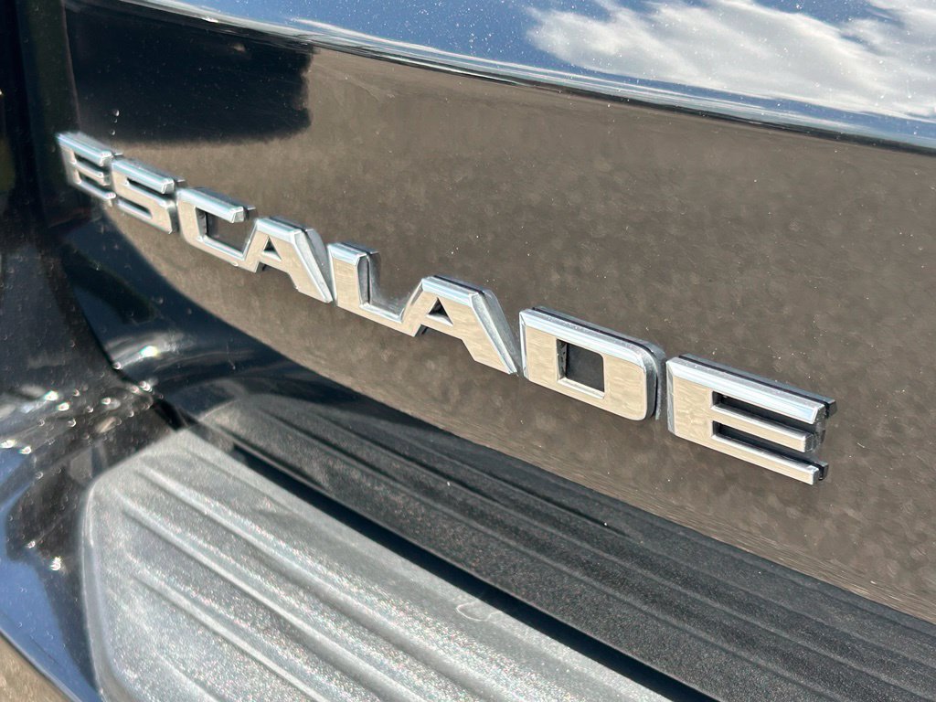 Used 2023 Cadillac Escalade Premium Luxury w/ LPO, Illumination Package AWD/4WD image 50