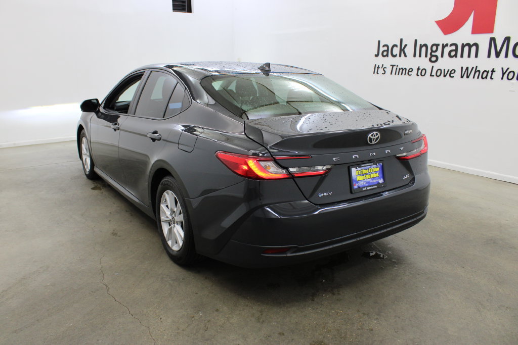 Used 2025 Toyota Camry LE w/ Convenience Package FWD image 3