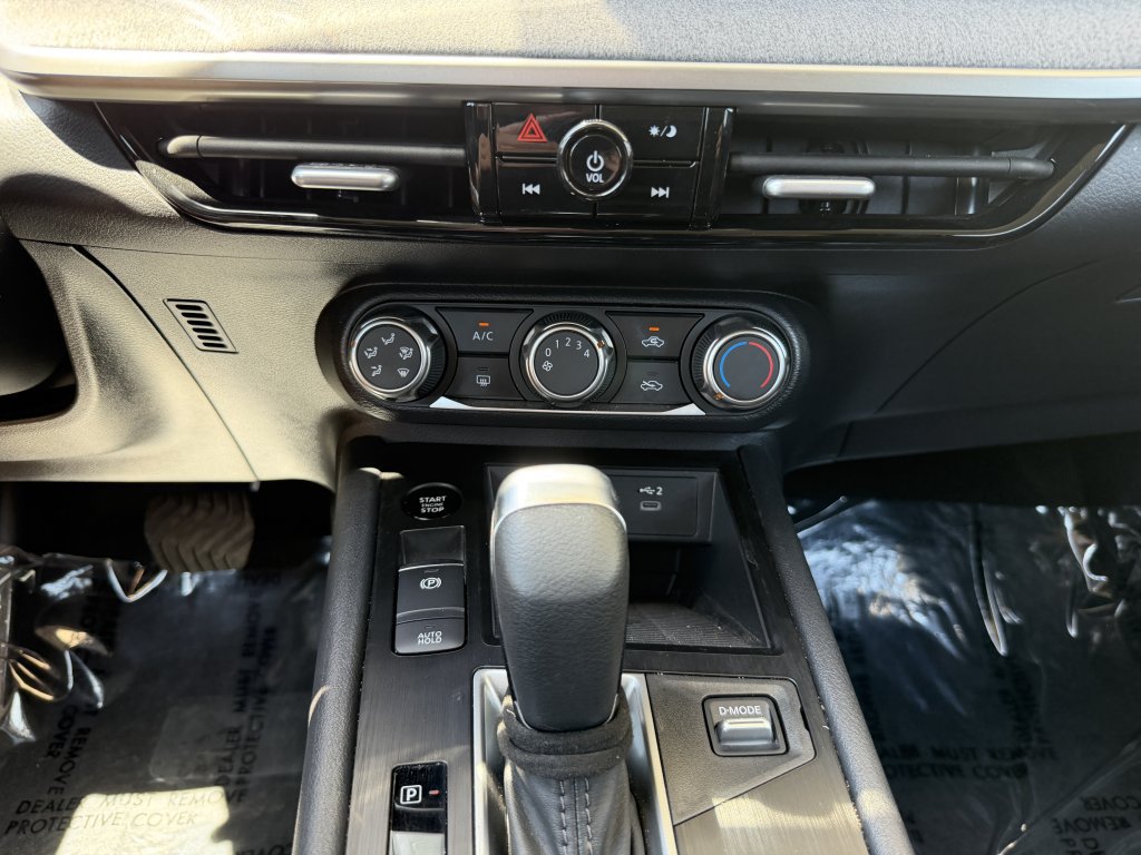 Used 2025 Nissan Kicks SV FWD image 19