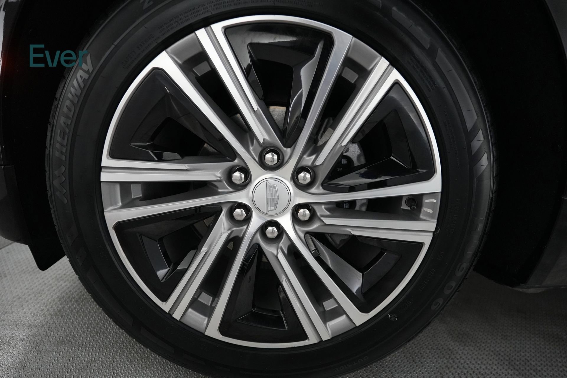 Used 2024 Cadillac Lyriq Luxury RWD image 19