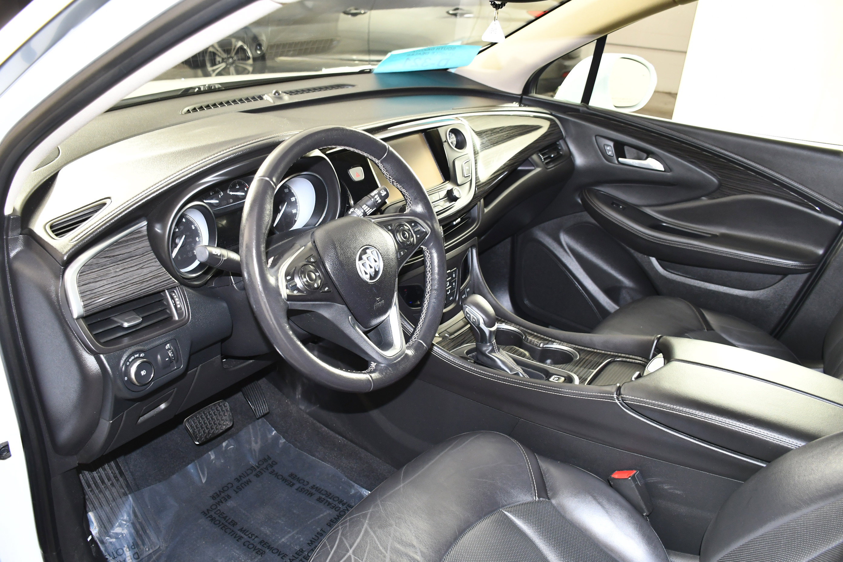 Used 2018 Buick Envision Essence AWD/4WD image 2