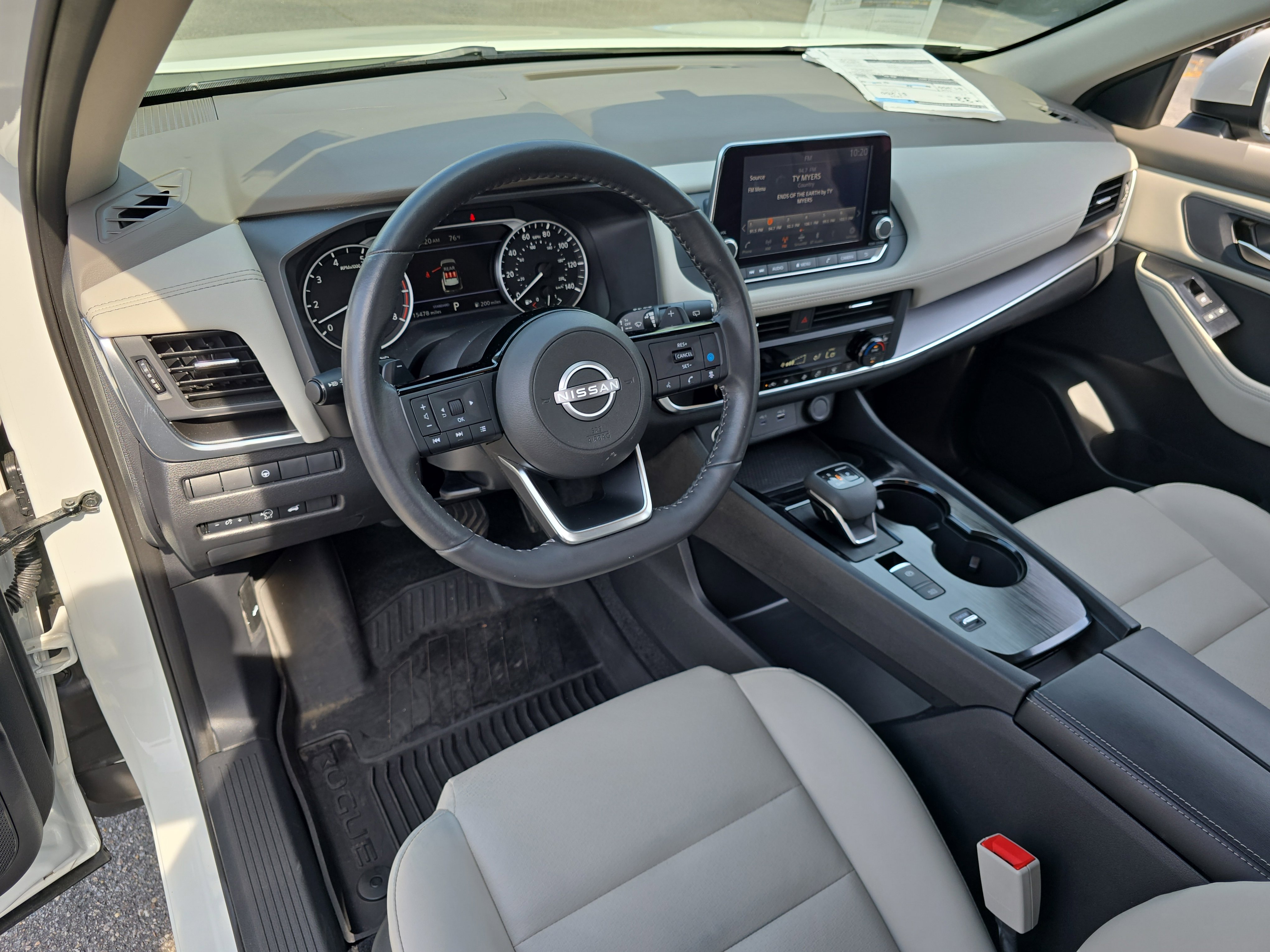 Used 2023 Nissan Rogue SV w/ SV Premium B Package FWD image 16