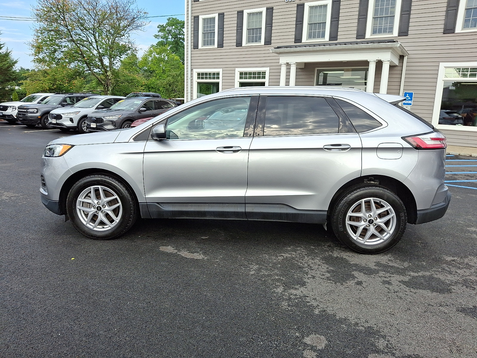 Used 2023 Ford Edge SEL w/ Convenience Package AWD/4WD image 8