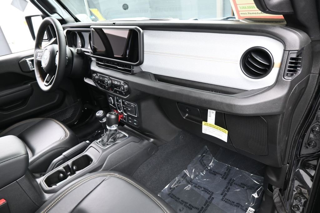 Used 2024 Jeep Gladiator Sport AWD/4WD image 40