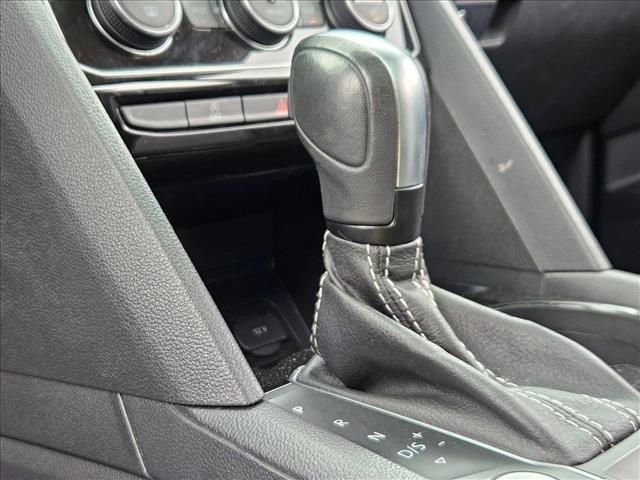 Used 2022 Volkswagen Atlas SE w/ Panoramic Sunroof Package FWD image 12