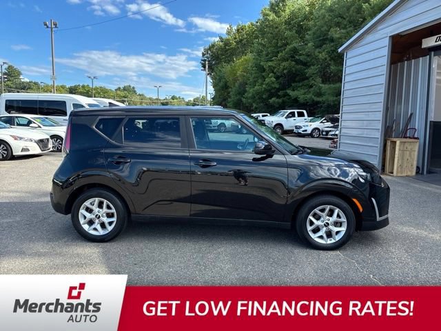 Used 2023 Kia Soul LX w/ LX Technology Package FWD image 5