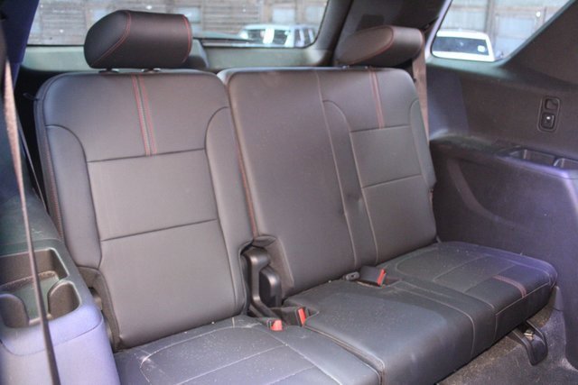 Used 2023 Chevrolet Traverse RS image 16