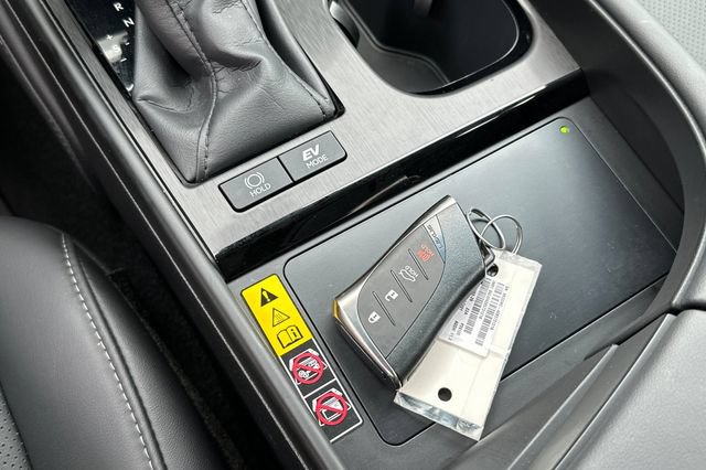 Used 2025 Lexus ES 300h w/ Premium Package FWD image 10