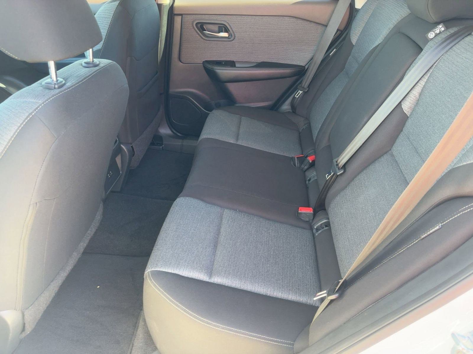 Used 2023 Nissan Rogue SV image 15