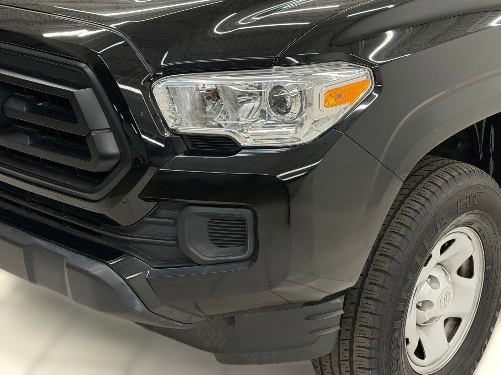 Used 2023 Toyota Tacoma SR image 8