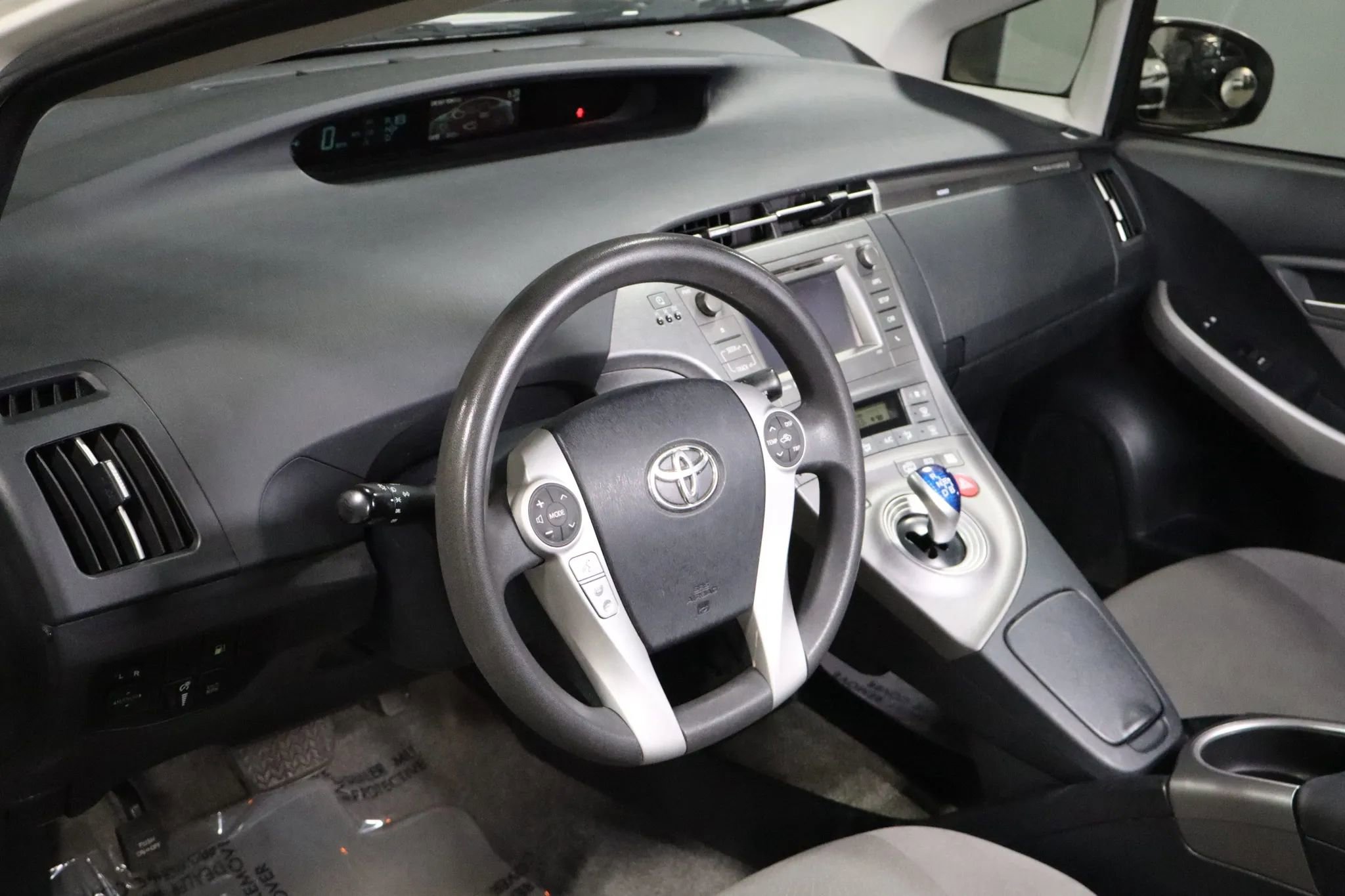 Used 2013 Toyota Prius Plug-In Hybrid image 12