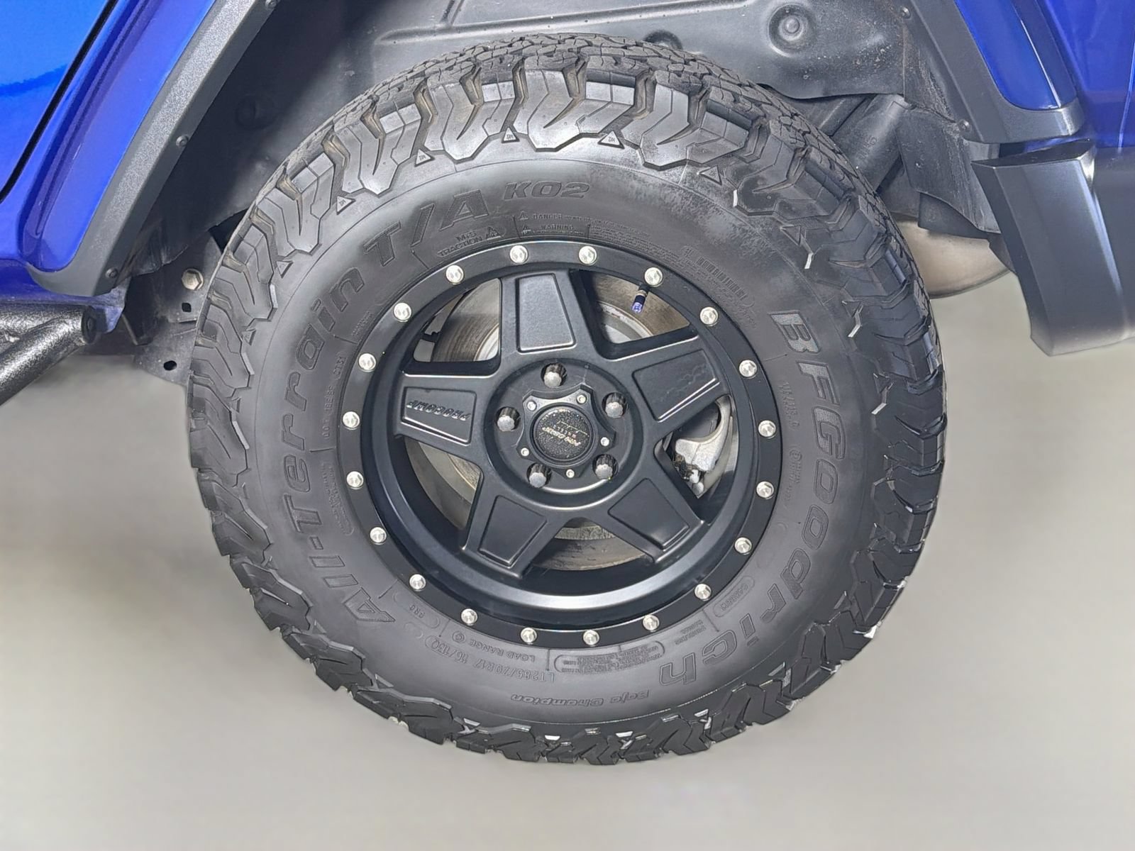 Used 2018 Jeep Wrangler Unlimited Sahara AWD/4WD image 28