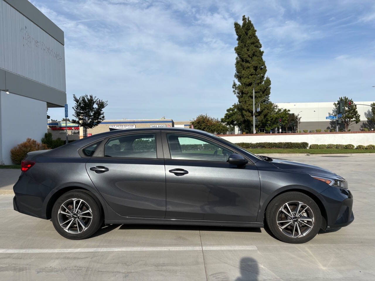 Used 2023 Kia Forte LXS FWD image 5