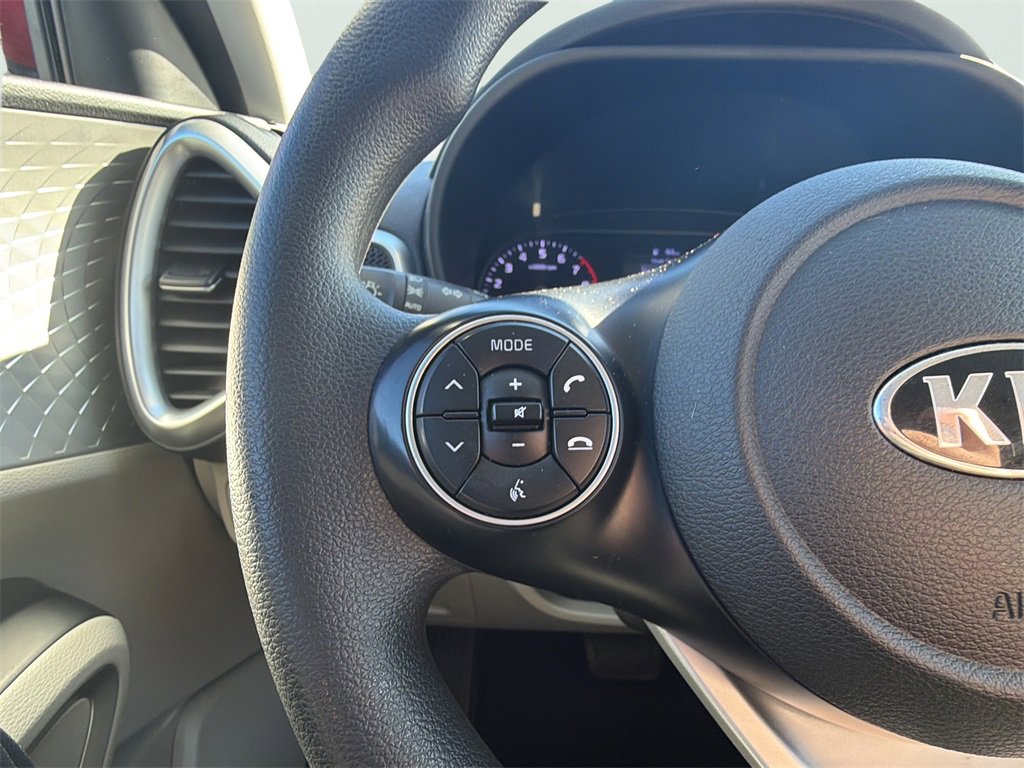 Used 2020 Kia Soul LX image 25