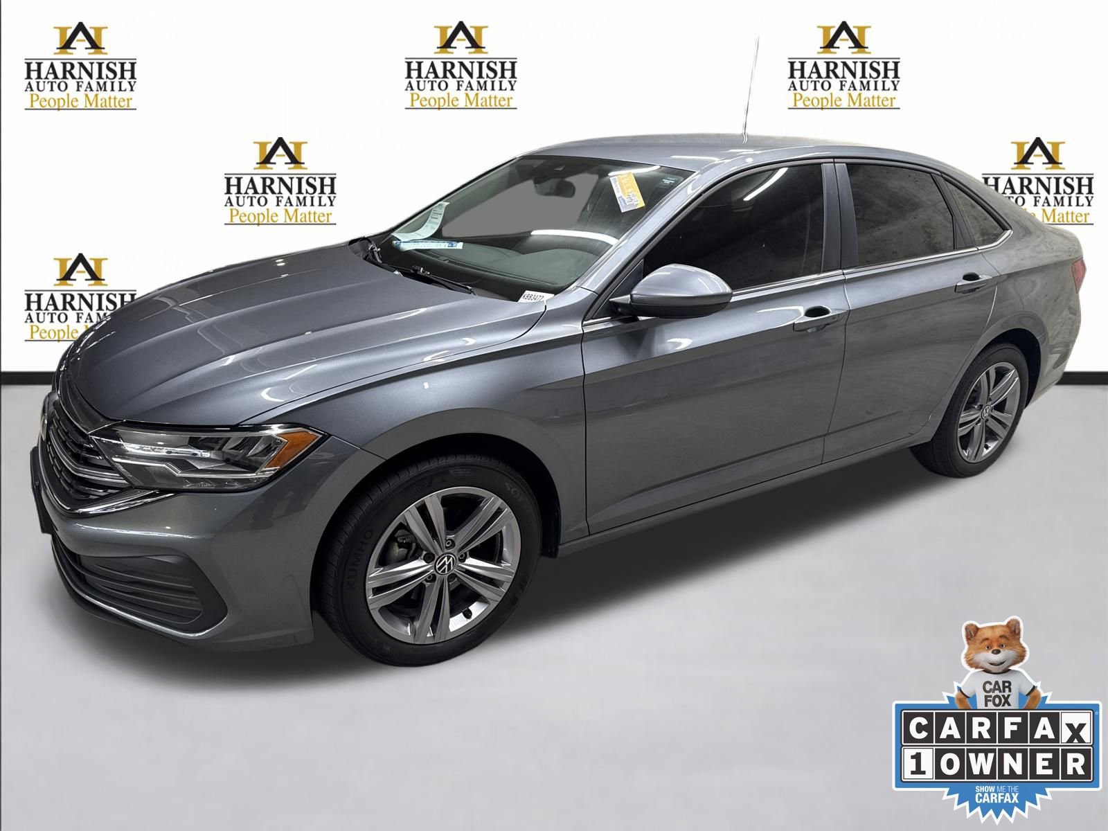 Used 2023 Volkswagen Jetta SE image 1