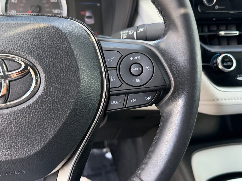 Used 2021 Toyota Corolla SE w/ SE Premium Package FWD image 19