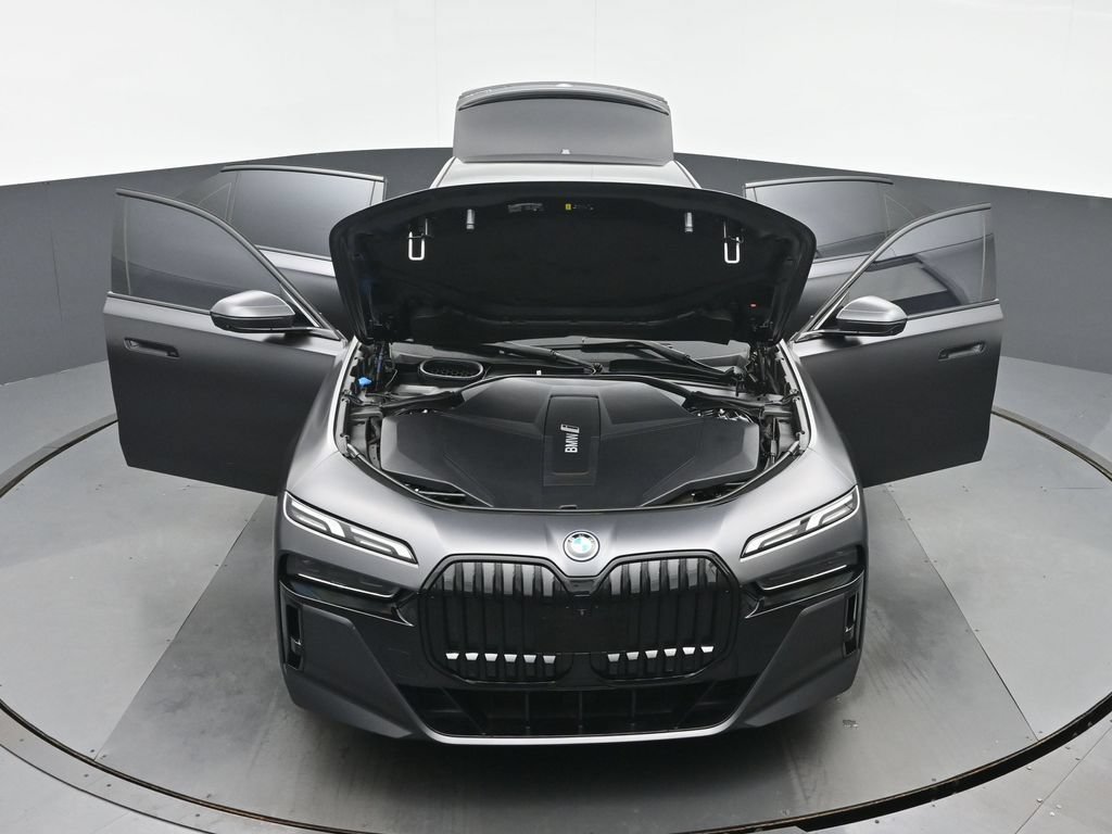Used 2023 BMW i7 xDrive60 AWD/4WD image 46