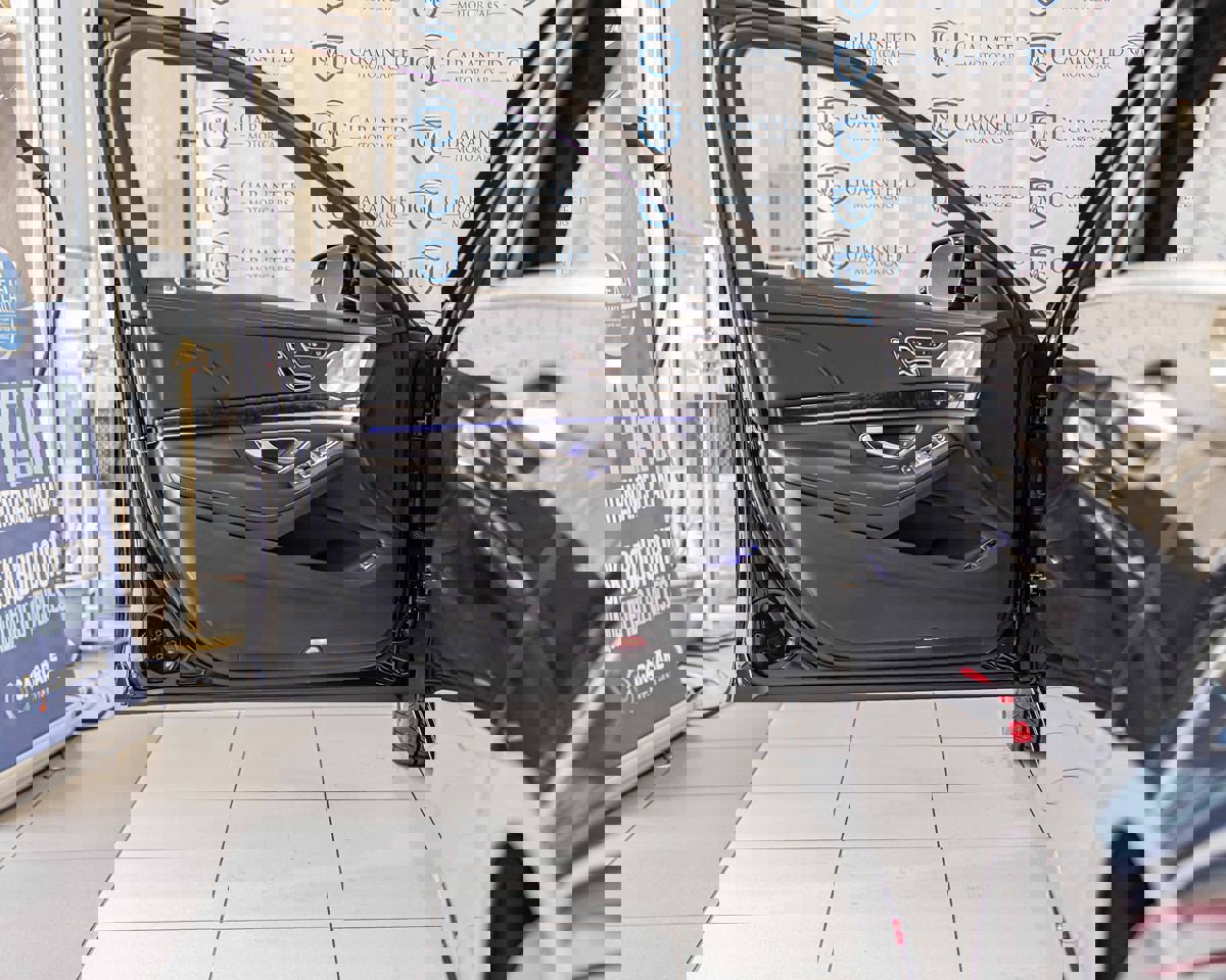 Used 2017 Mercedes-Benz S 550e Sedan w/ Premium Package image 32