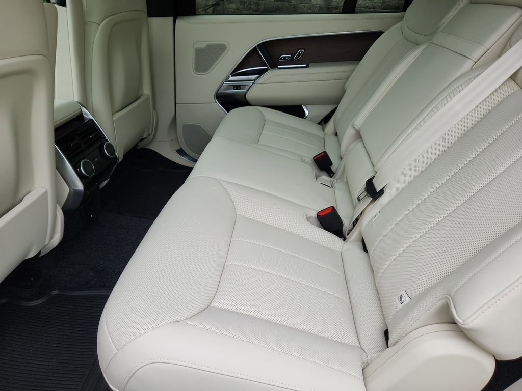 New 2026 Land Rover Range Rover Long Wheelbase SE AWD/4WD image 5