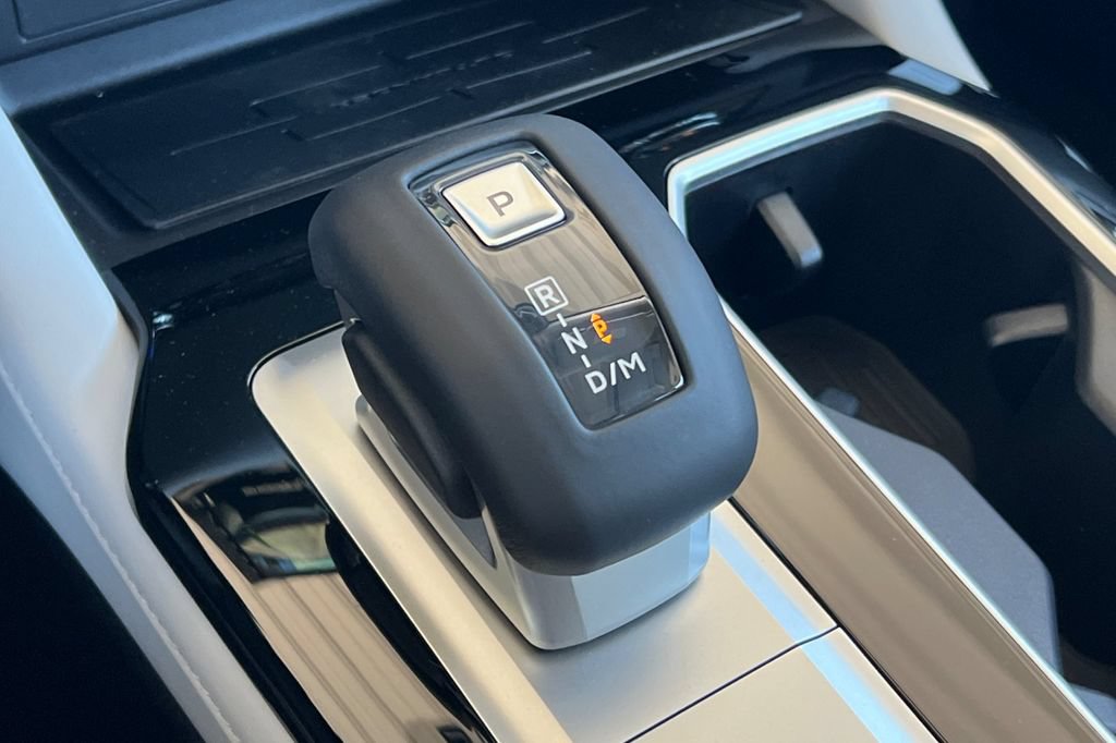 New 2026 Mitsubishi Outlander SEL FWD image 23