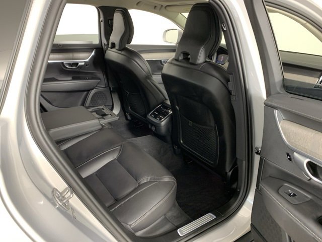 Used 2024 Volvo V90 B6 Cross Country Ultimate w/ Protection Package Premier image 22