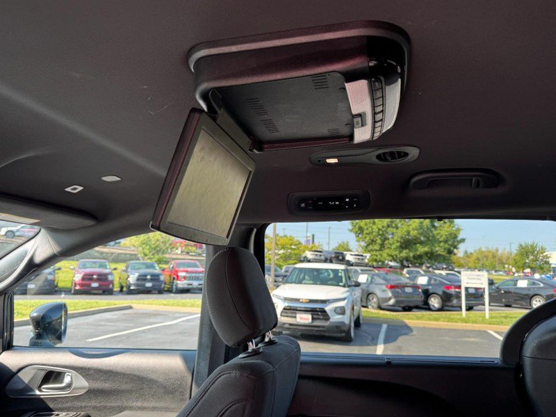 Used 2019 Chrysler Pacifica Touring Plus w/ Advanced Safetytec Group FWD image 11