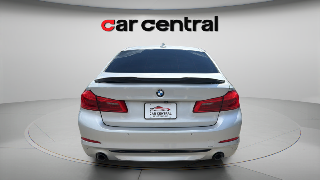 Used 2017 BMW 530i xDrive AWD/4WD image 4