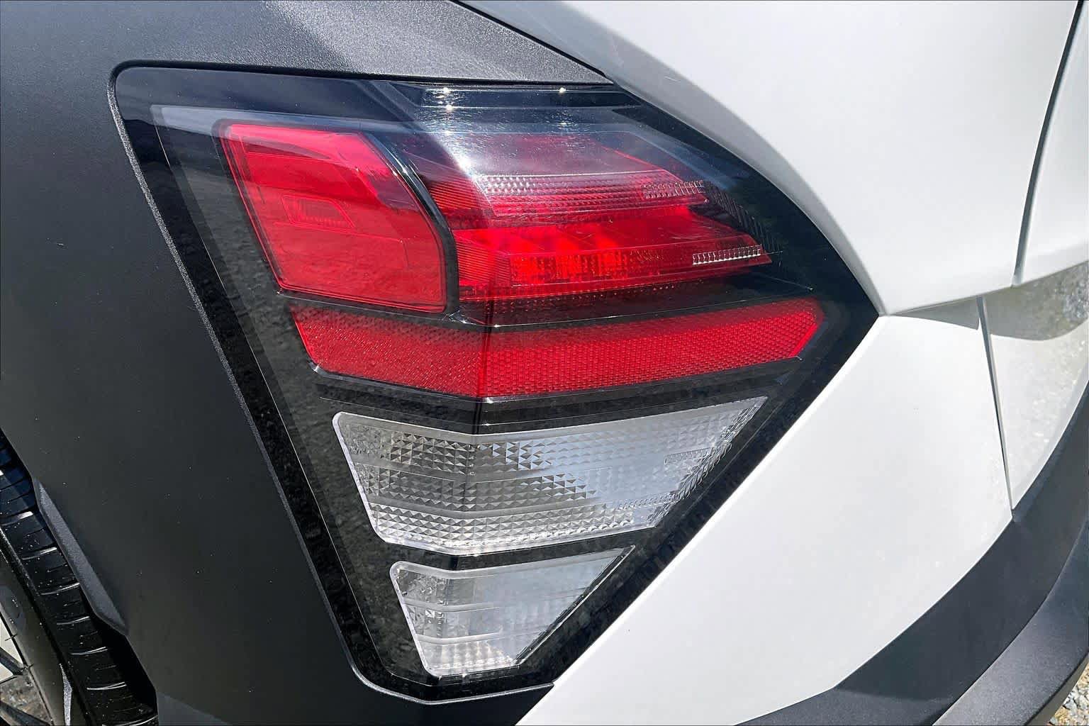 Used 2025 Hyundai Kona SEL FWD image 29
