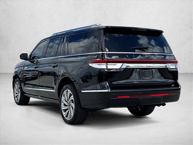 Used 2023 Lincoln Navigator L Reserve RWD image 13