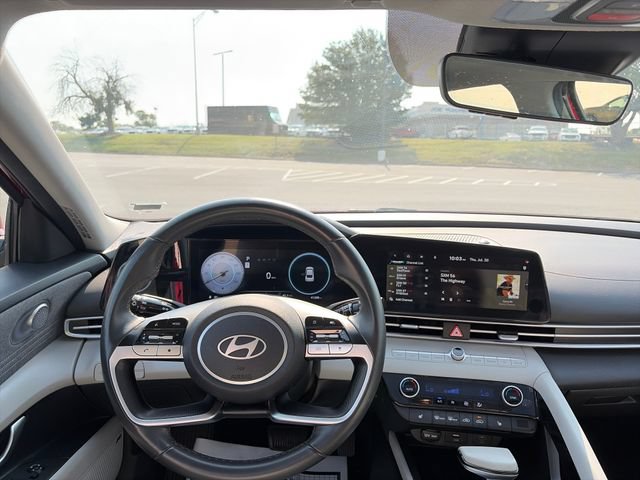 Used 2025 Hyundai Elantra Limited FWD image 27