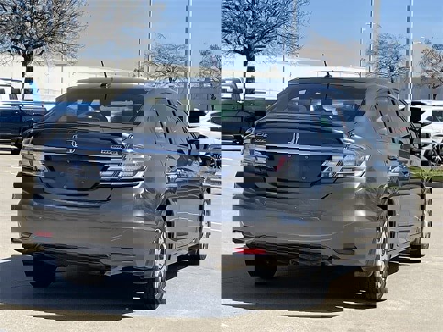 Used 2013 Honda Civic Hybrid Sedan image 4