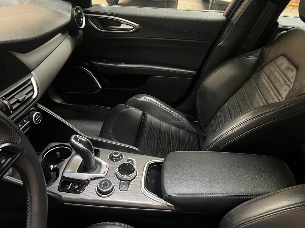 Used 2021 Alfa Romeo Giulia Ti Sport image 16