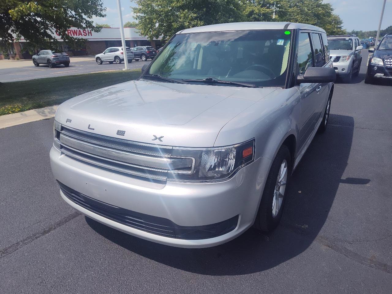 Used 2018 Ford Flex SE FWD image 3