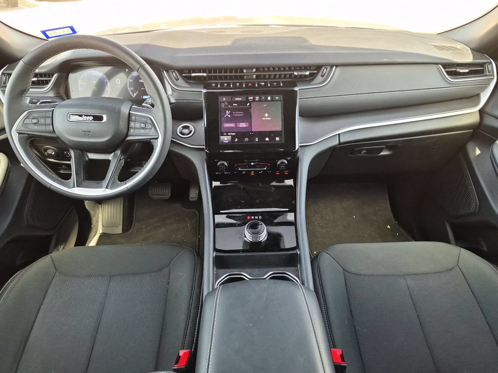 Used 2025 Jeep Grand Cherokee Laredo RWD image 24