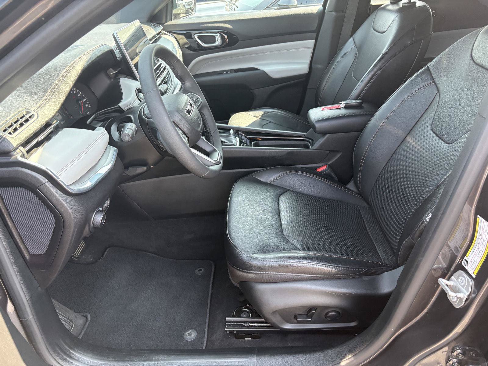 Used 2023 Jeep Compass Limited w/ Sun and Sound Group AWD/4WD image 4