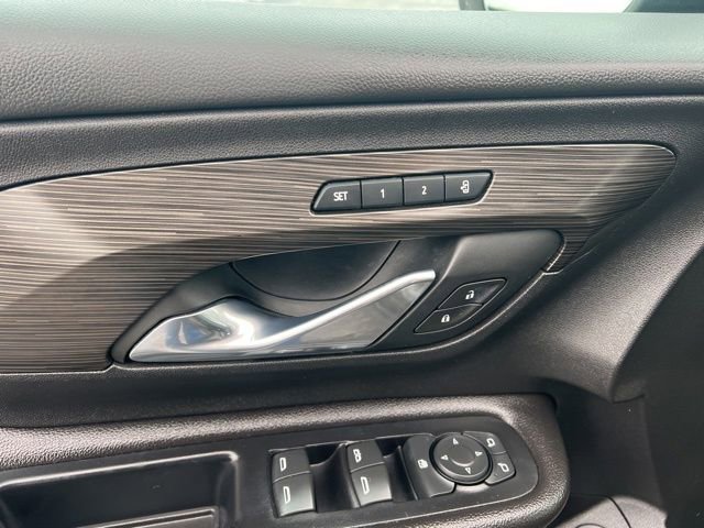 Used 2020 GMC Terrain SLT image 28