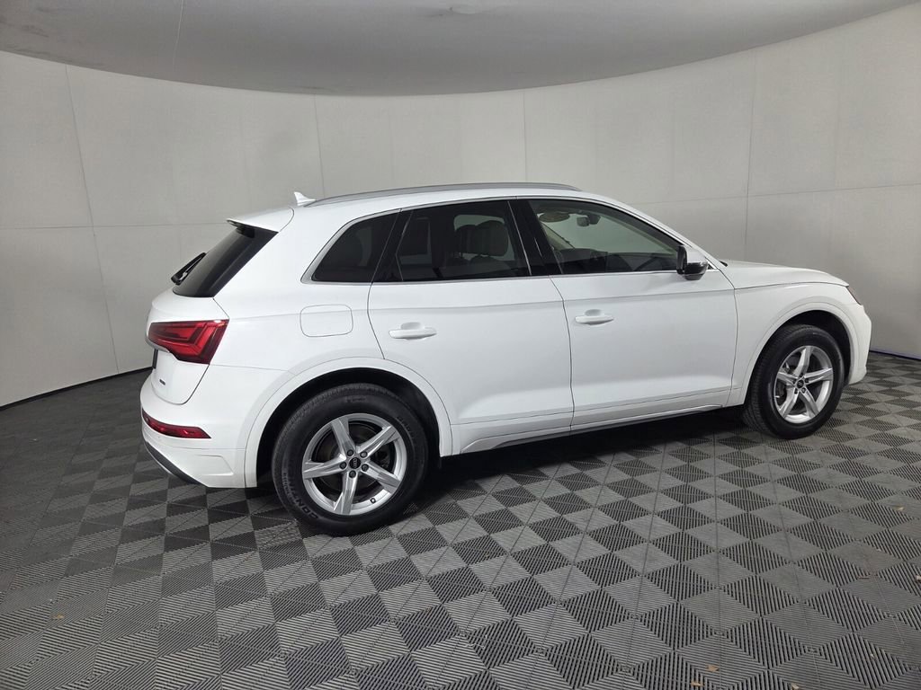 Used 2021 Audi Q5 Premium w/ Convenience Package image 6