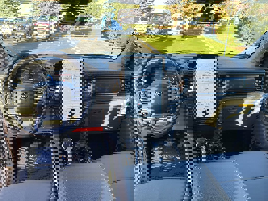 New 2025 Ford F150 Lightning Flash image 28