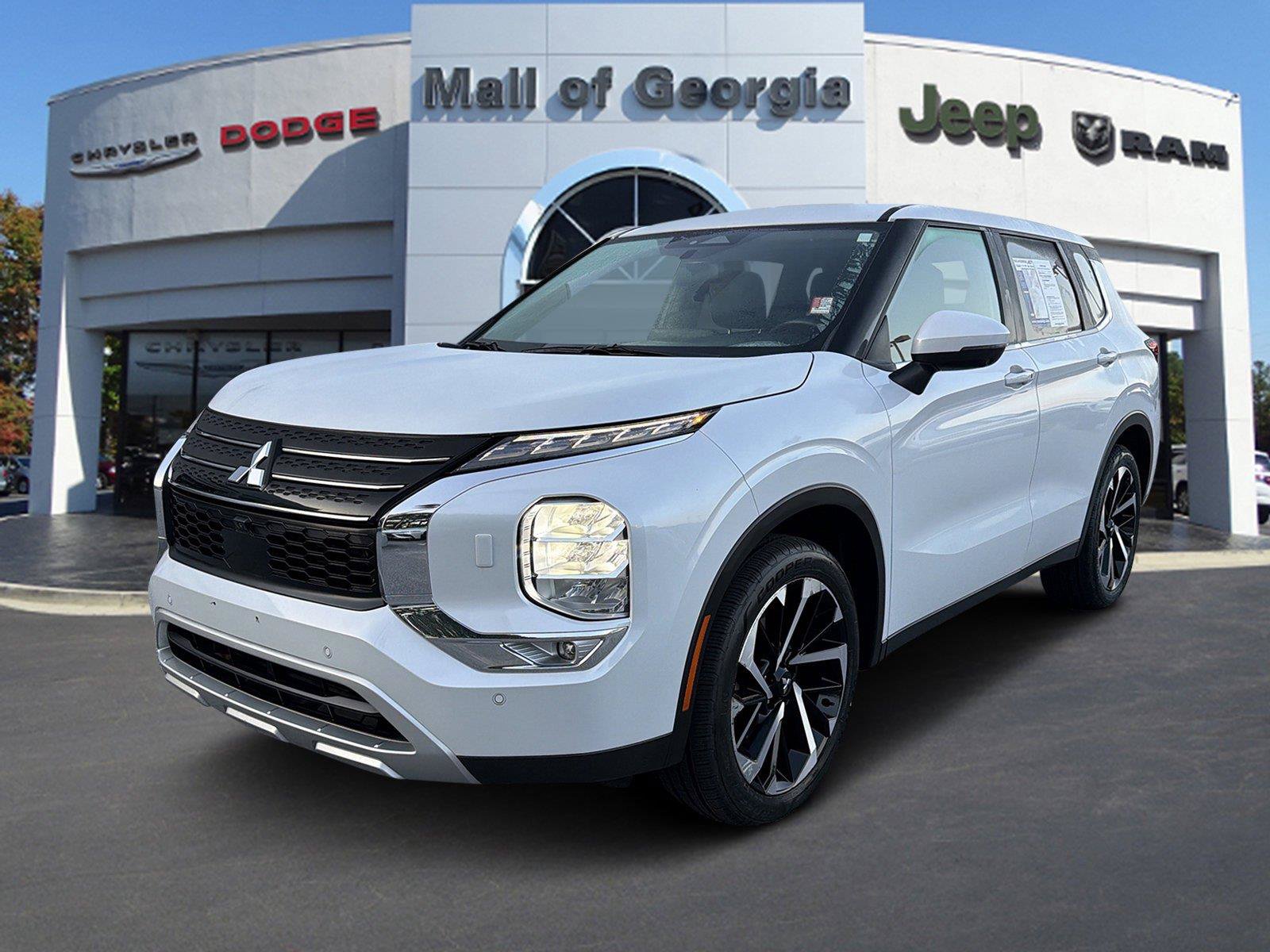 Used 2024 Mitsubishi Outlander SE AWD/4WD image 1