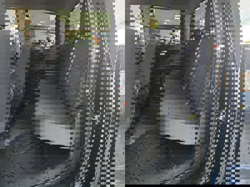 Used 2020 Chevrolet Silverado 1500 Custom w/ Custom Value Package image 11